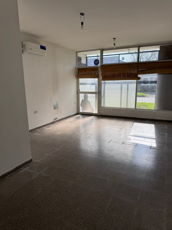 ALQUILER PH DOS DORM EN 42 Y 142