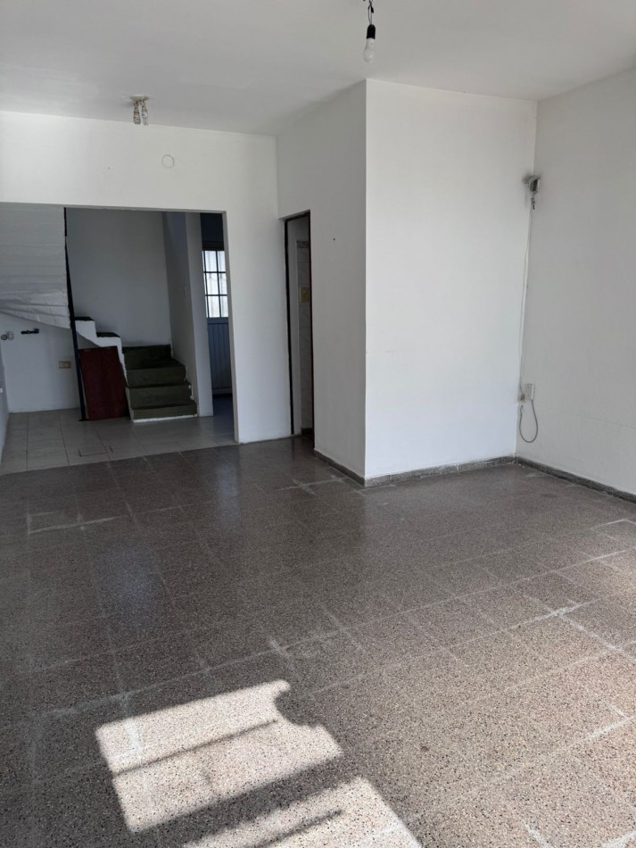 ALQUILER PH DOS DORM EN 42 Y 142