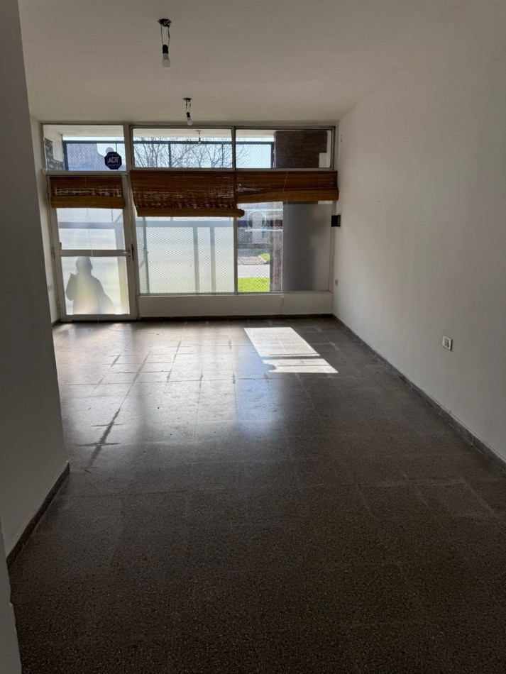 ALQUILER PH DOS DORM EN 42 Y 142