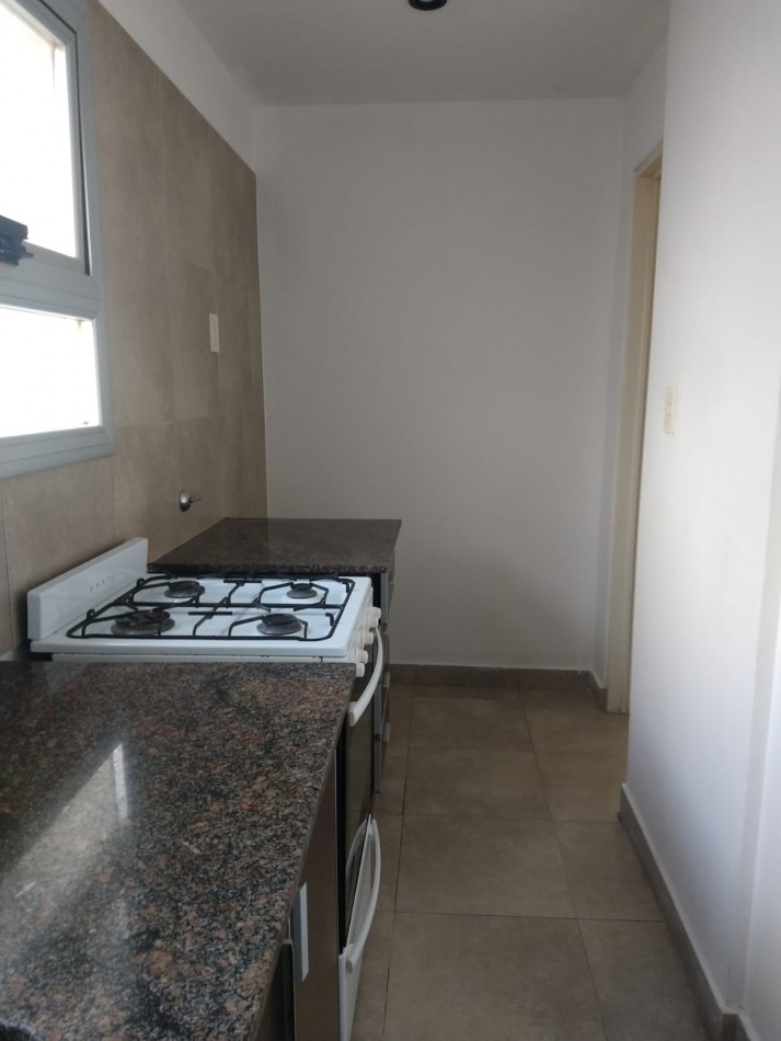 Venta depto 1 dormitorio 18 entre 51 y 53