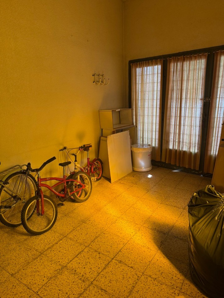 CASA A RECICLAR EN VENTA 123 ENTRE 6BIS Y 7