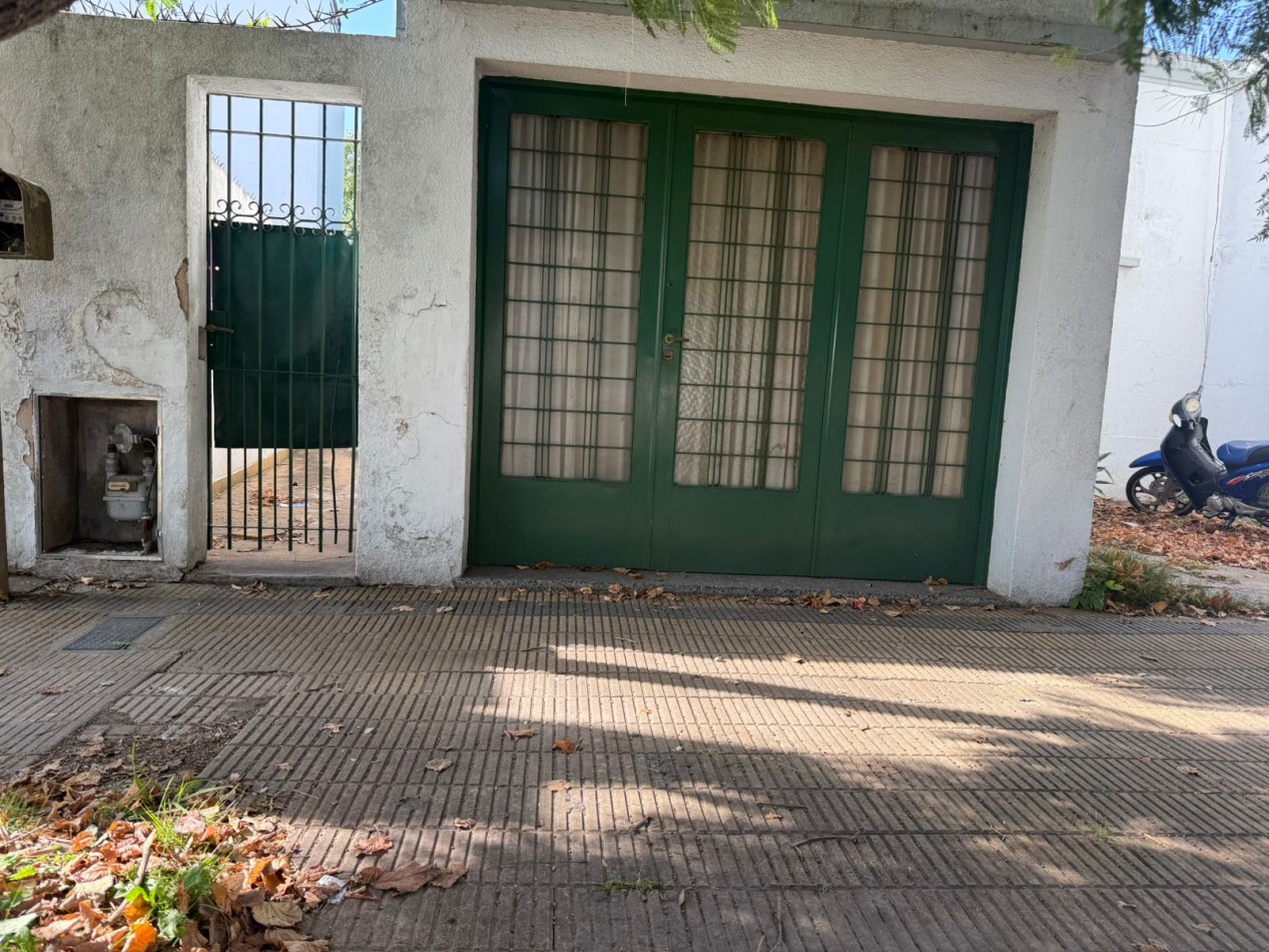 CASA A RECICLAR EN VENTA 123 ENTRE 6BIS Y 7