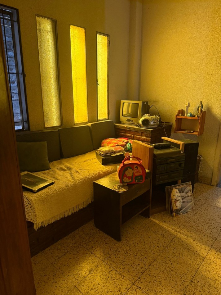 CASA A RECICLAR EN VENTA 123 ENTRE 6BIS Y 7