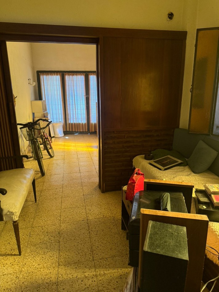 CASA A RECICLAR EN VENTA 123 ENTRE 6BIS Y 7