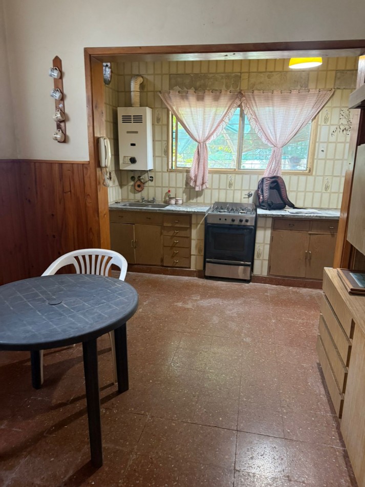 CASA A RECICLAR EN VENTA 123 ENTRE 6BIS Y 7