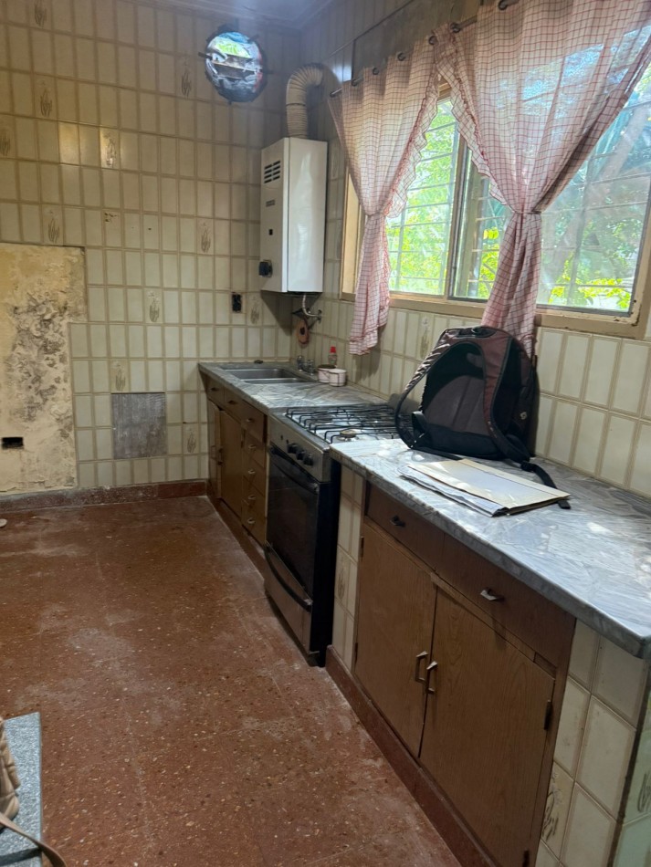 CASA A RECICLAR EN VENTA 123 ENTRE 6BIS Y 7