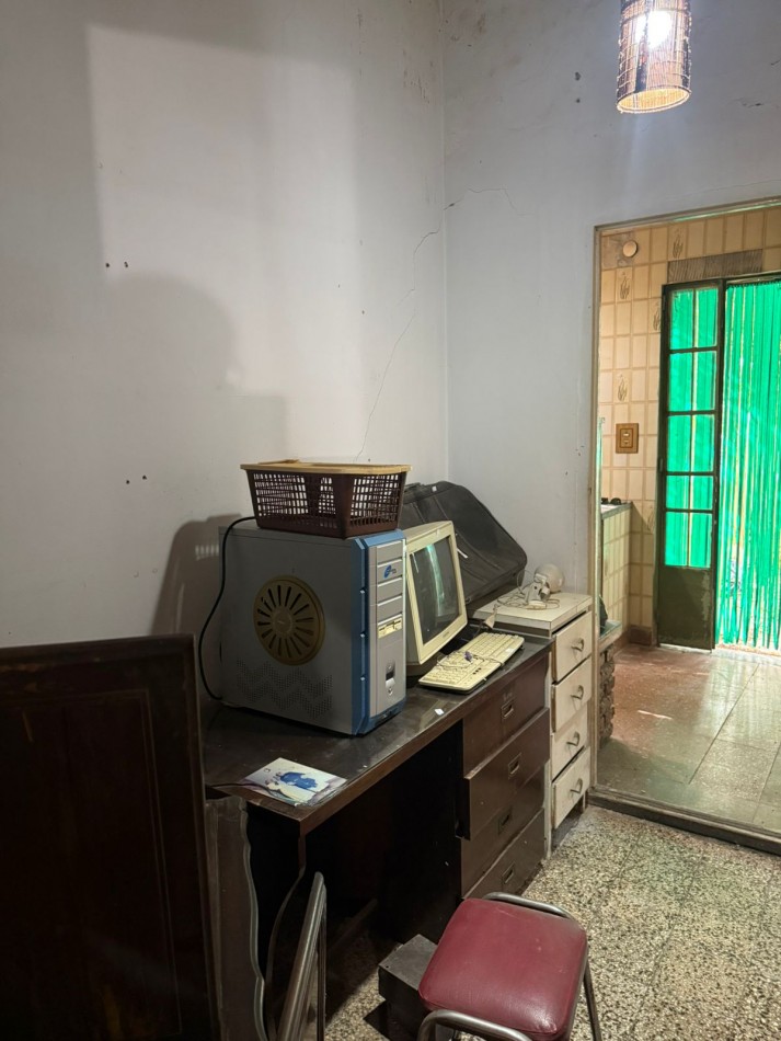 CASA A RECICLAR EN VENTA 123 ENTRE 6BIS Y 7