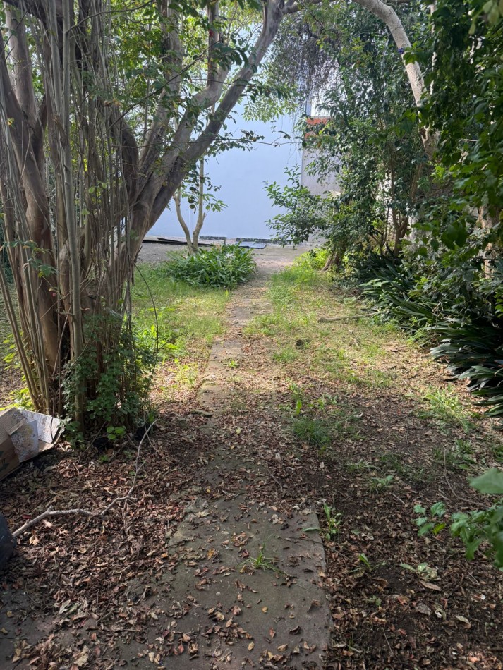 CASA A RECICLAR EN VENTA 123 ENTRE 6BIS Y 7