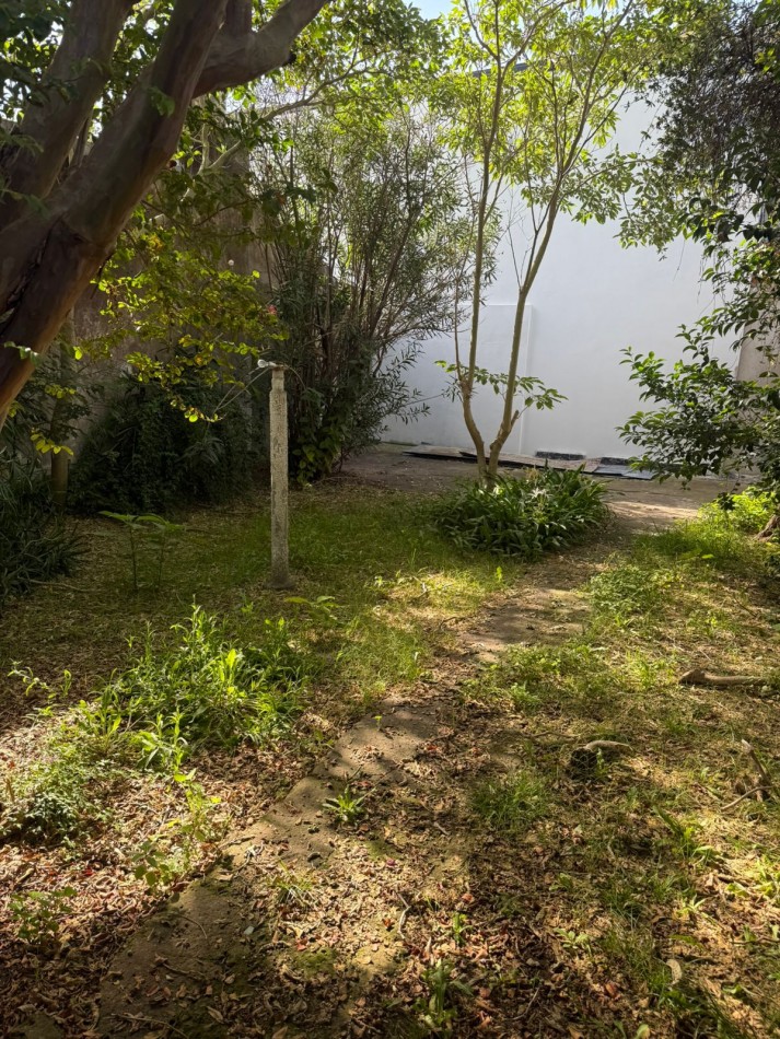 CASA A RECICLAR EN VENTA 123 ENTRE 6BIS Y 7
