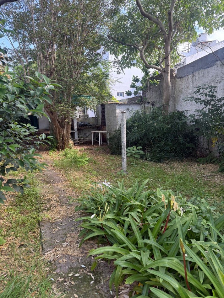 CASA A RECICLAR EN VENTA 123 ENTRE 6BIS Y 7