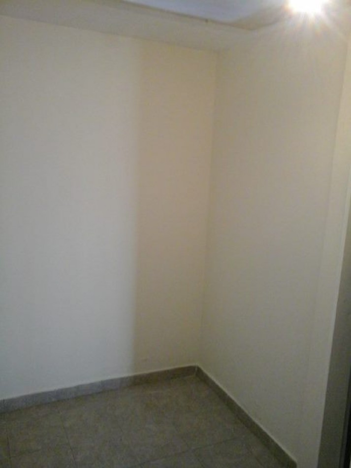 Alquiler ph 1 dormitorio s/exp Los Hornos 139 y 63