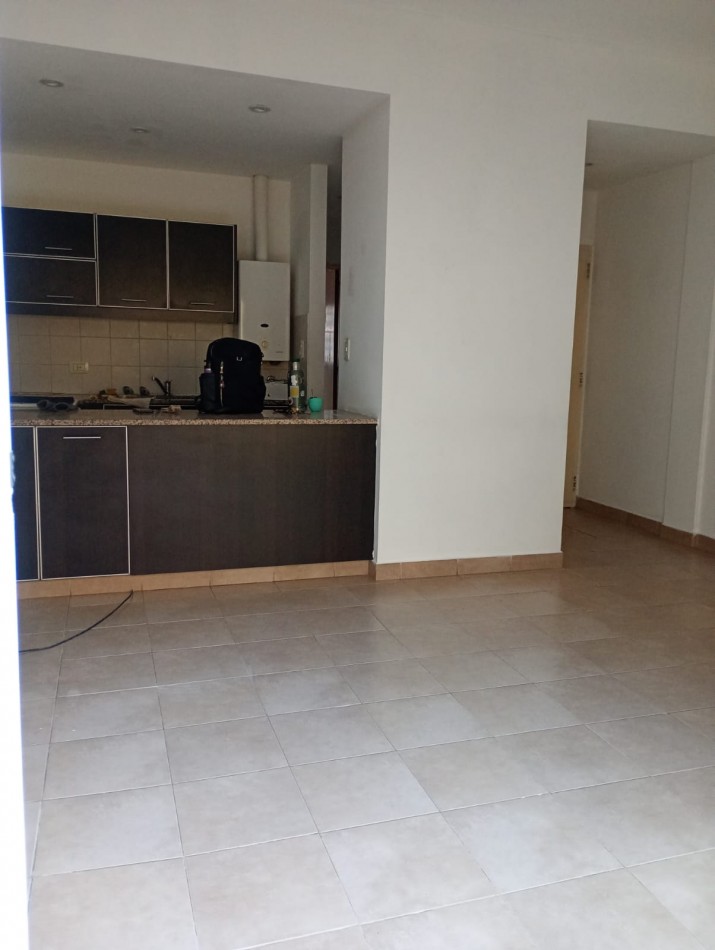Alquiler ph de 1 dormitorio c/patio 68 e/3 y 4 