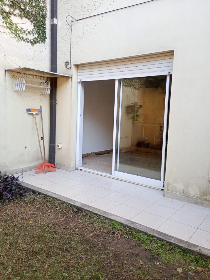 Alquiler ph de 1 dormitorio c/patio 68 e/3 y 4 