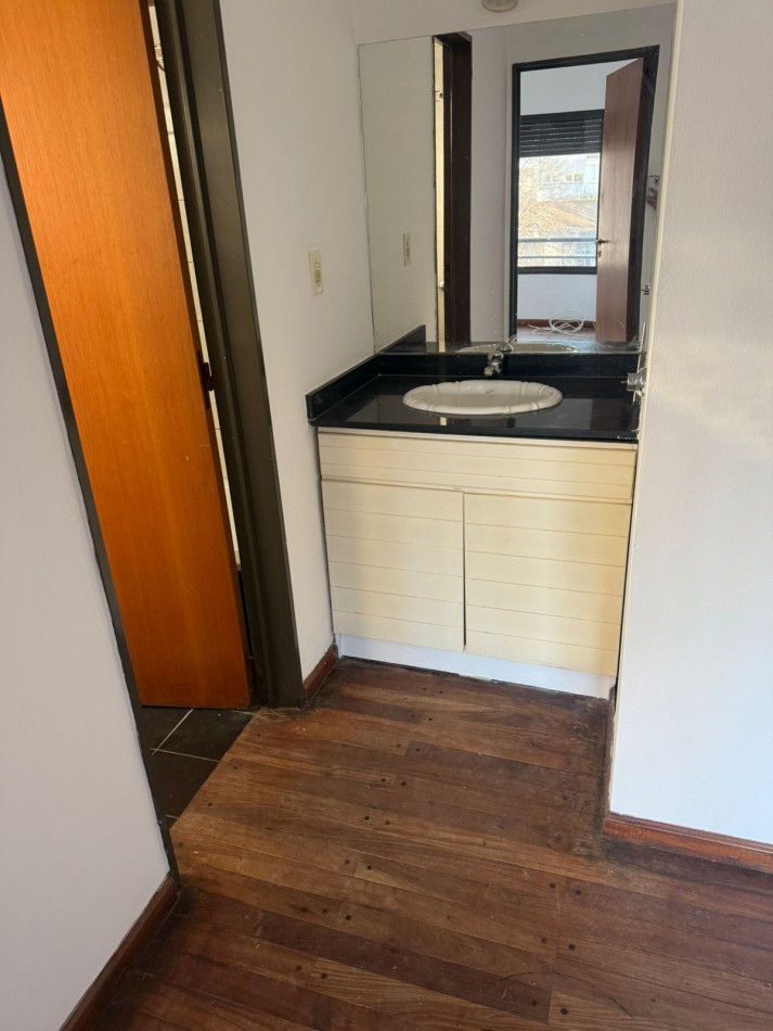 ALQUILER DPTO UN DORM EN 59 Y 8 CON COCHERA