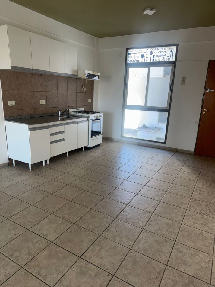 ALQUILER DPTO UN DORM CON COCHERA