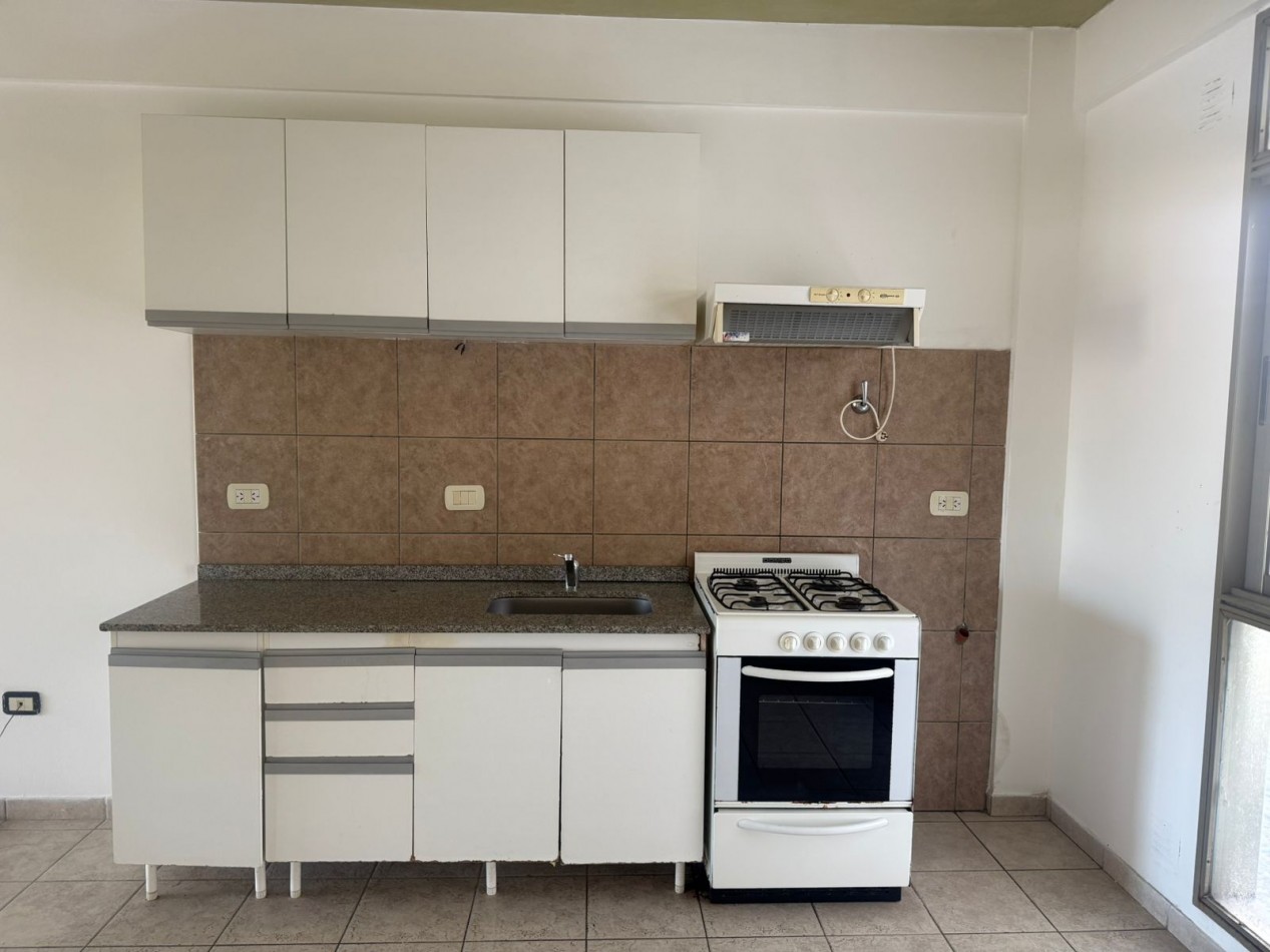 ALQUILER DPTO UN DORM CON COCHERA