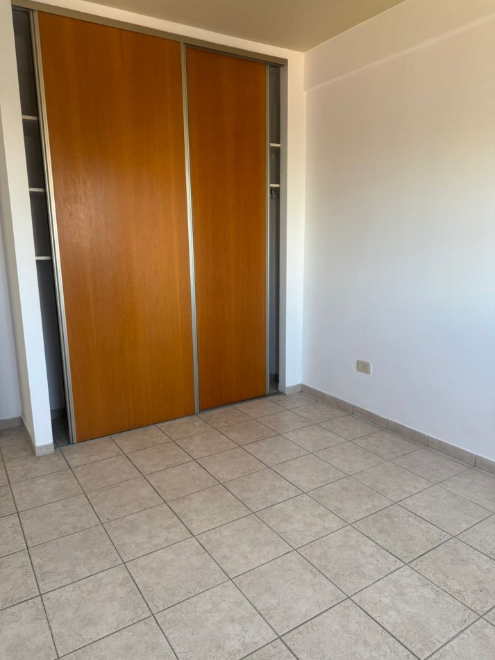 ALQUILER DPTO UN DORM CON COCHERA