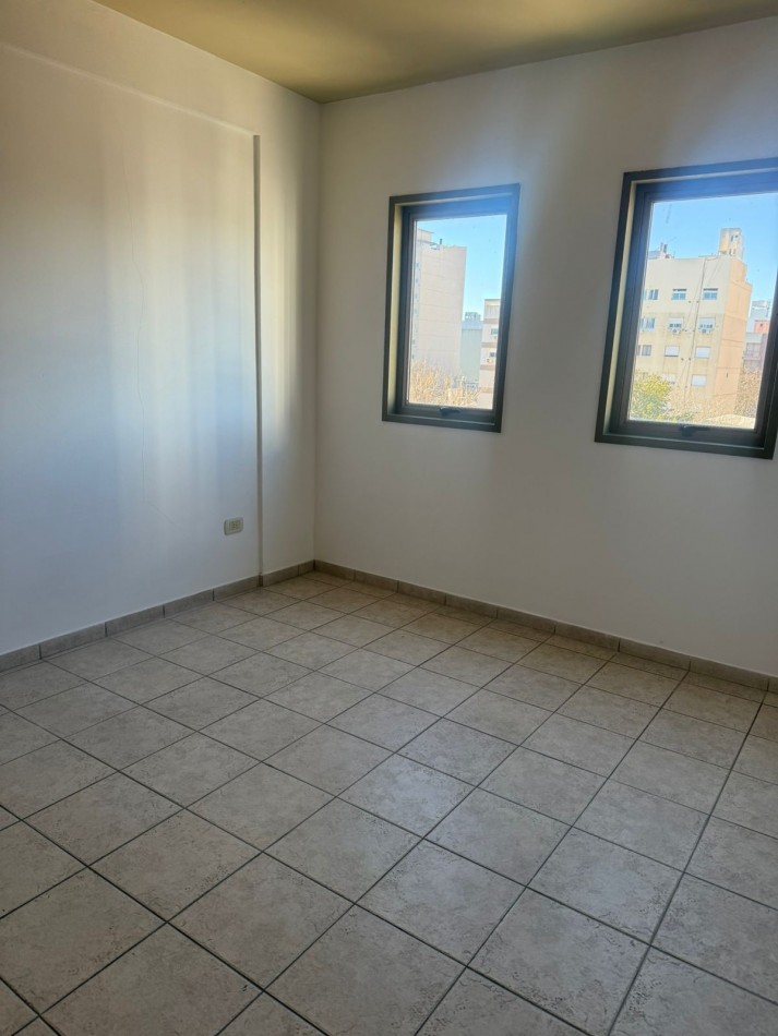 ALQUILER DPTO UN DORM CON COCHERA