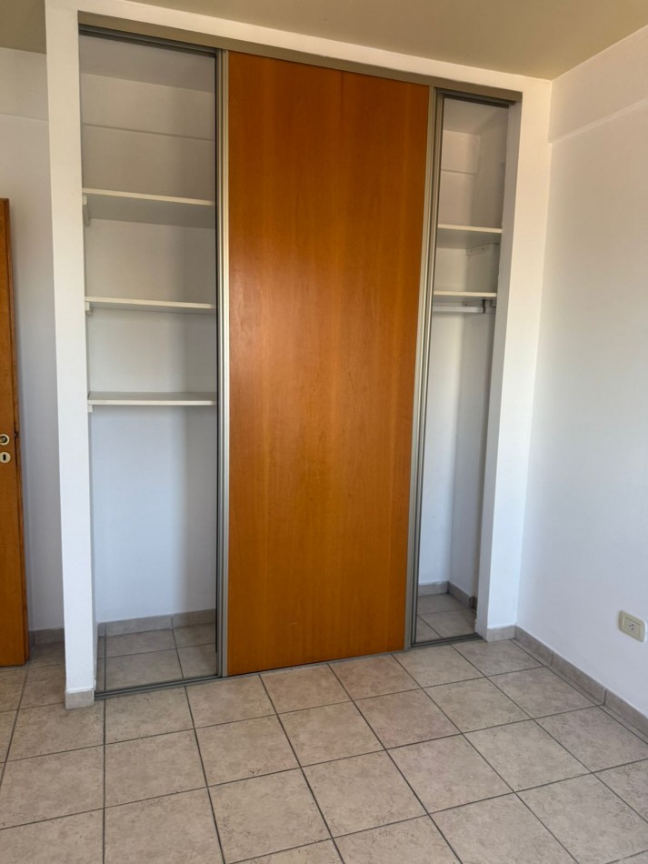 ALQUILER DPTO UN DORM CON COCHERA