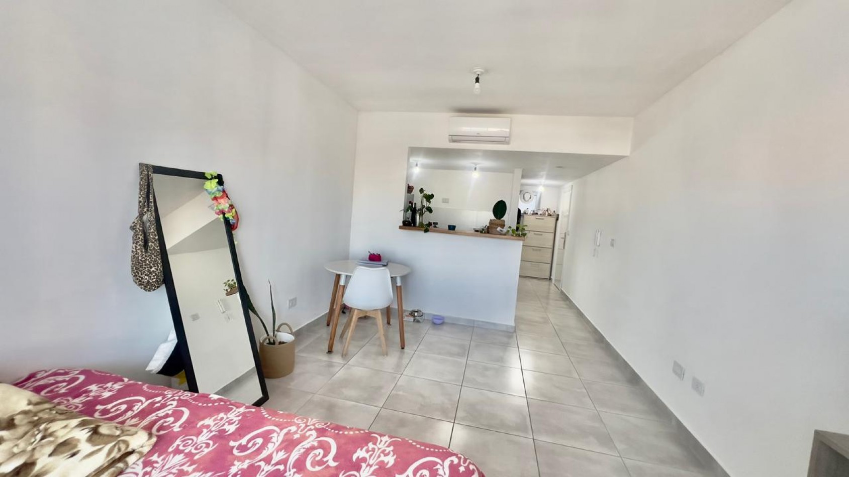 VENTA Depto monoambiente 50 y 21 Plaza Malvinas