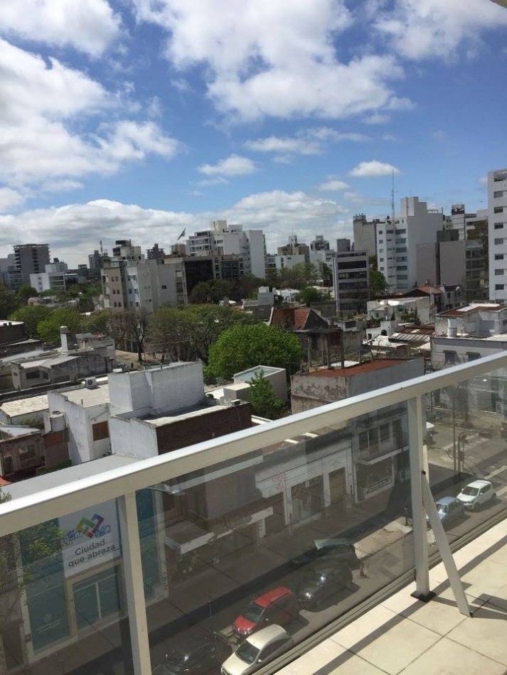 Alquiler dpto un dorm y cochera en 7 y 36