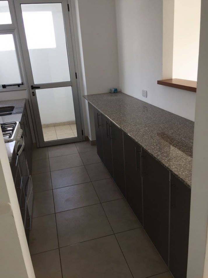 Alquiler dpto un dorm y cochera en 7 y 36