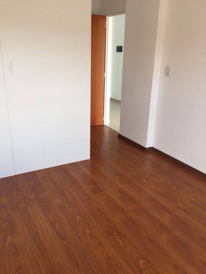 Alquiler dpto un dorm y cochera en 7 y 36