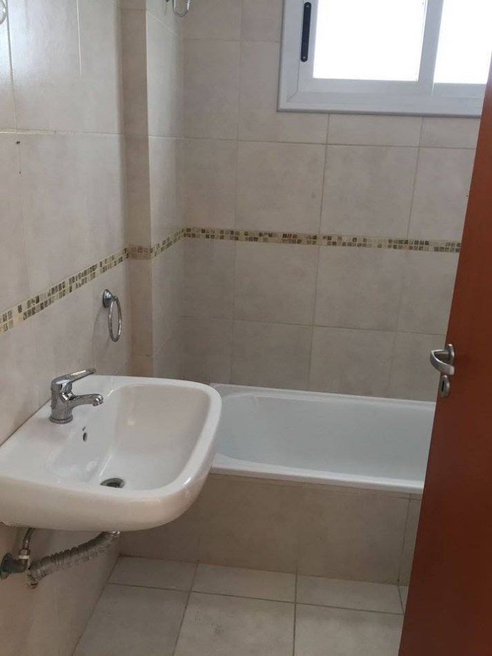 Alquiler dpto un dorm y cochera en 7 y 36