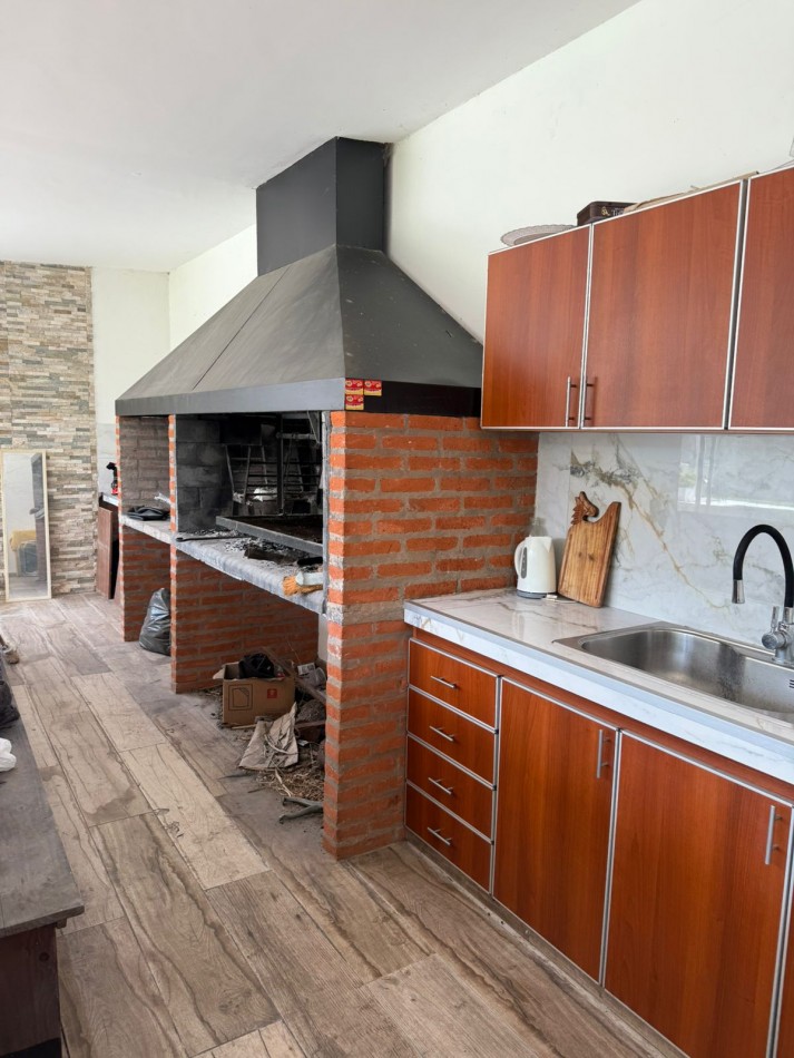 VENTA CASA 1 DORMITORIO 603 ENTRE 115 Y 116