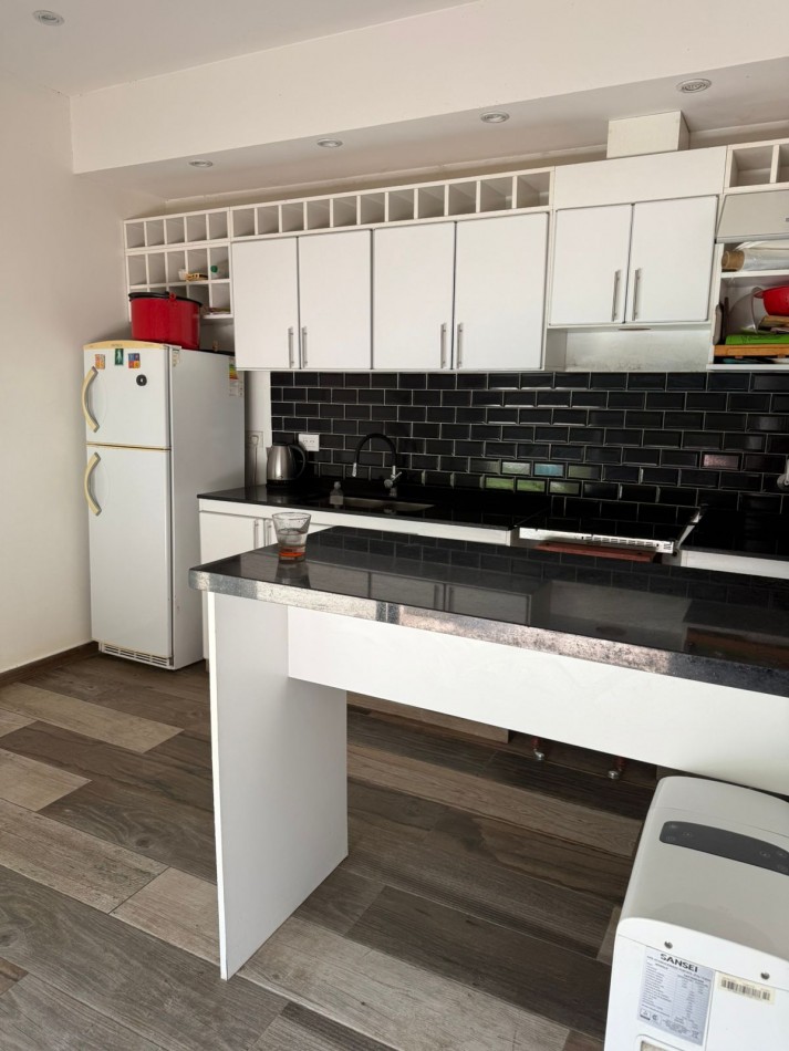 VENTA CASA 1 DORMITORIO 603 ENTRE 115 Y 116