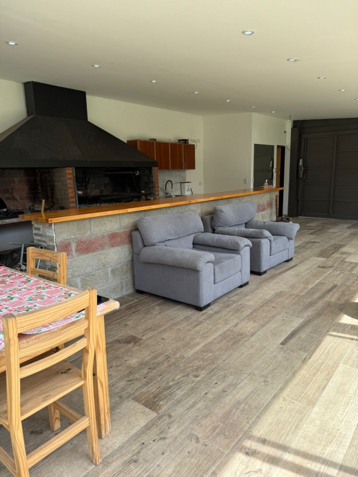 VENTA CASA 1 DORMITORIO 603 ENTRE 115 Y 116