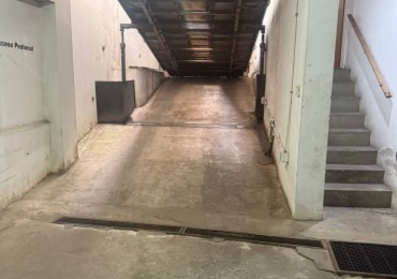 ALQUILER COCHERA CUBIERTA 11 ENTRE 62 Y 63 