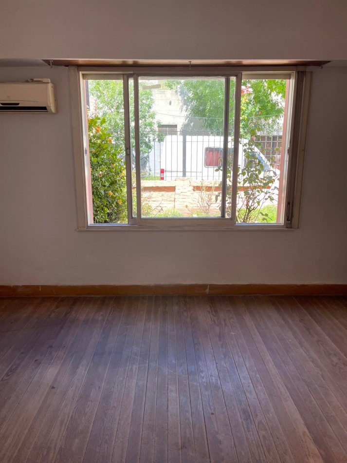 ALQUILER CASA DE DOS DORM EN 23 Y 66