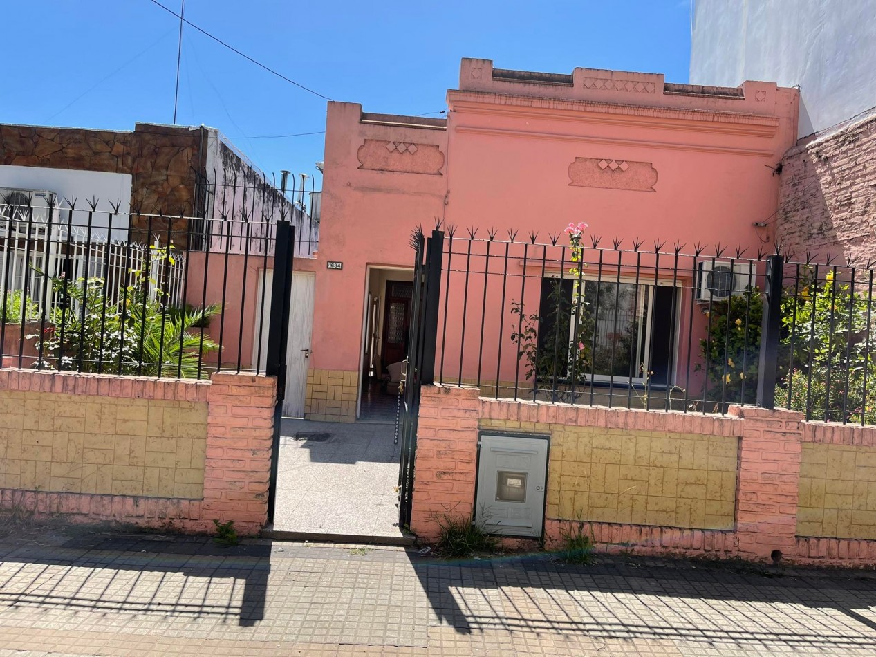 ALQUILER CASA DE DOS DORM EN 23 Y 66