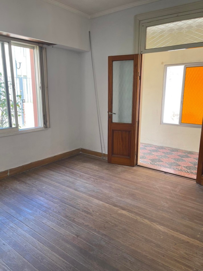 ALQUILER CASA DE DOS DORM EN 23 Y 66