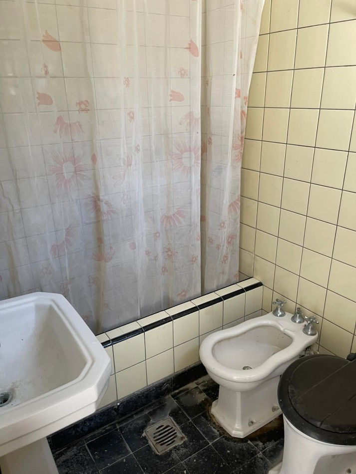 ALQUILER CASA DE DOS DORM EN 23 Y 66