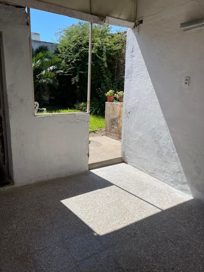 ALQUILER CASA DE DOS DORM EN 23 Y 66