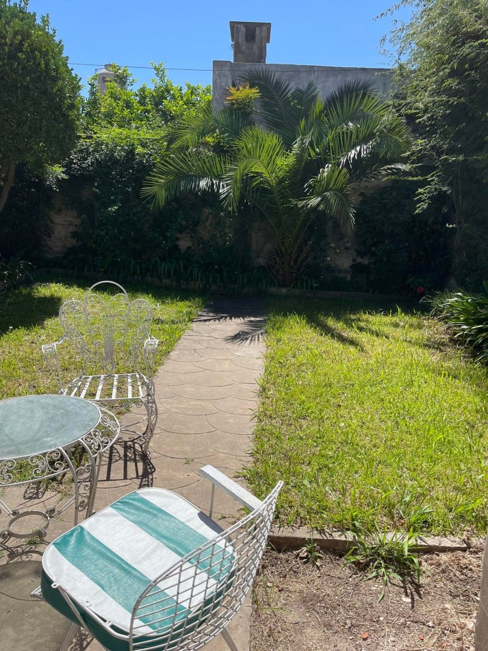 ALQUILER CASA DE DOS DORM EN 23 Y 66