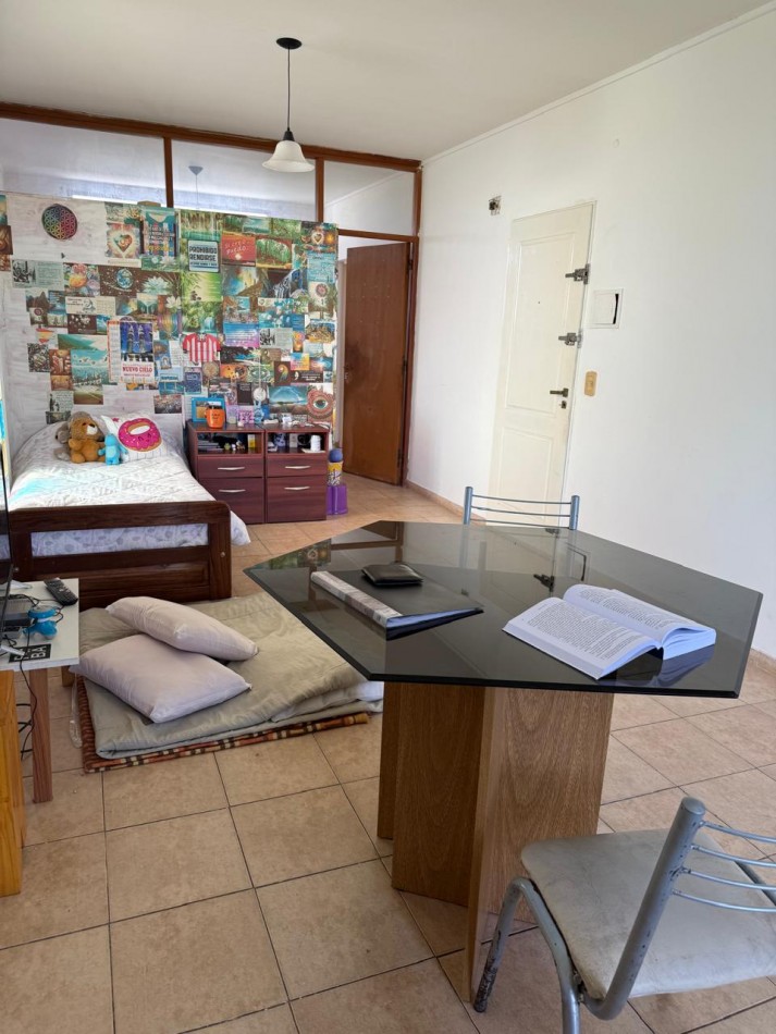 ALQUILER DTO UN DORM Y COCHERA EN 1 Y 66