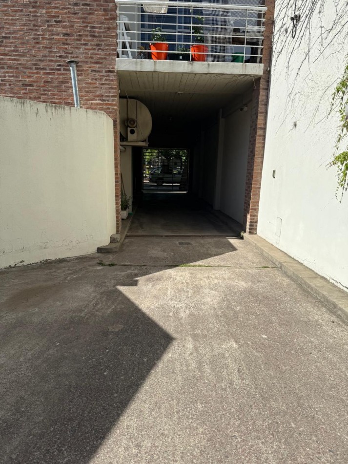 ALQUILER DTO UN DORM Y COCHERA EN 1 Y 66