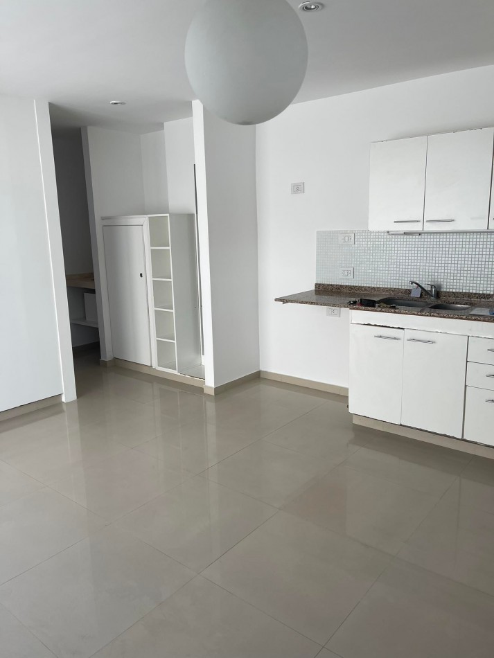 ALQUILER PH UN DORM CON COCHERA EN 22 Y 72