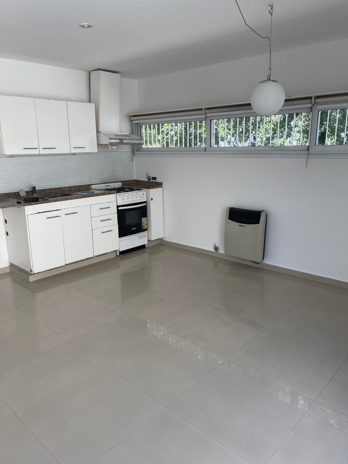 ALQUILER PH UN DORM CON COCHERA EN 22 Y 72