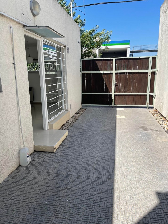 ALQUILER PH UN DORM CON COCHERA EN 22 Y 72