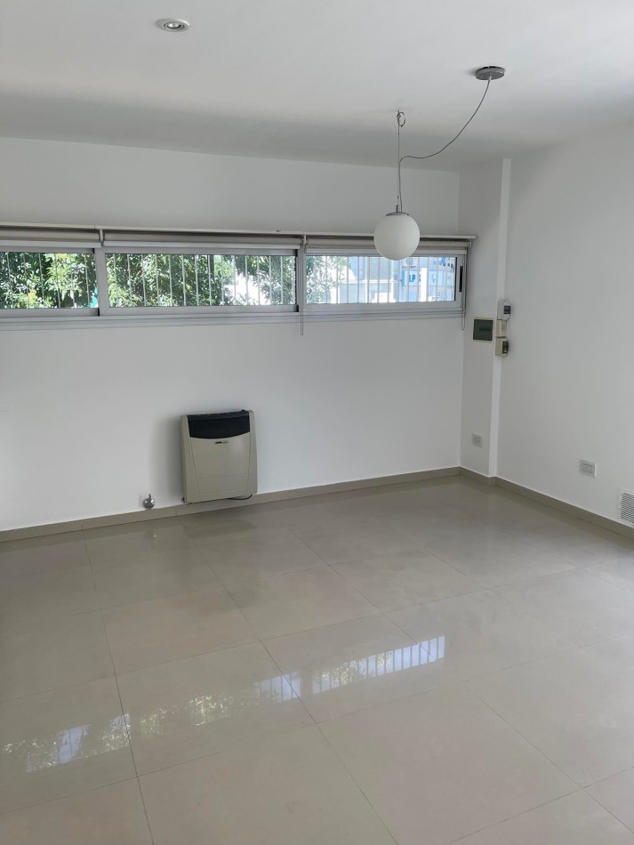 ALQUILER PH UN DORM CON COCHERA EN 22 Y 72