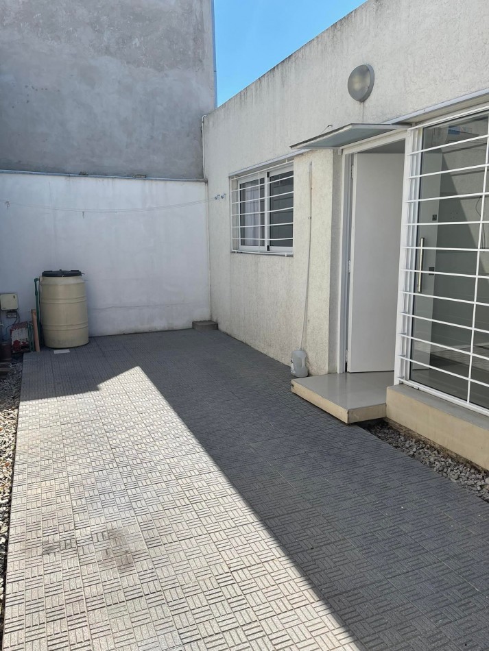 ALQUILER PH UN DORM CON COCHERA EN 22 Y 72