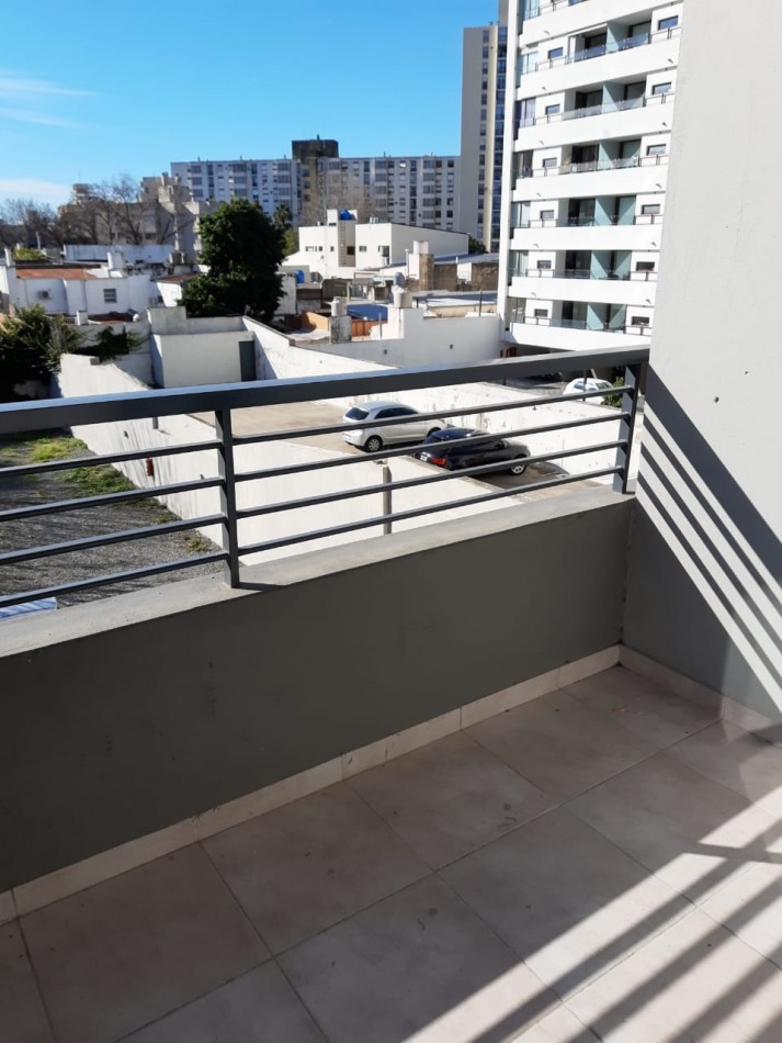 VENTA Monoambiente en Av. 13 y 64