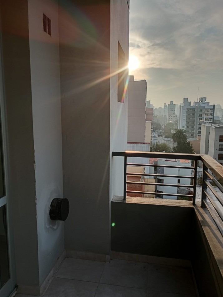 VENTA Monoambiente en Av. 13 y 64