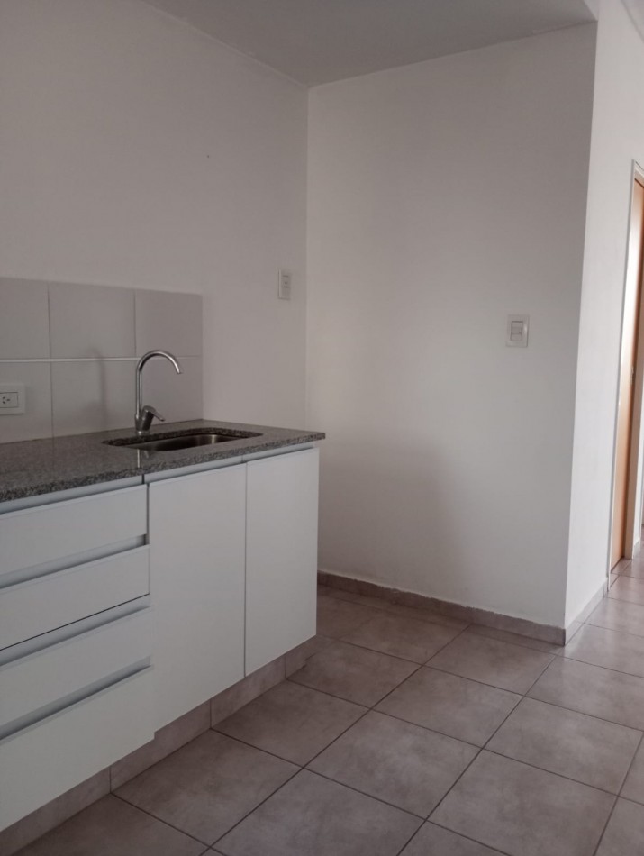 VENTA Monoambiente en Av. 13 y 64