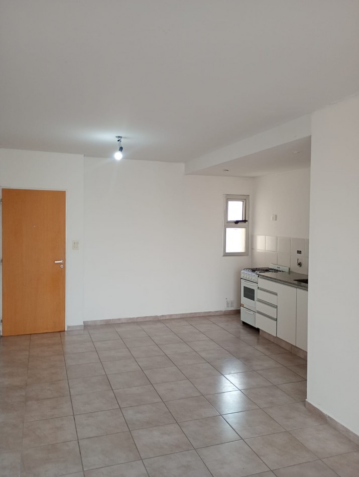 VENTA Monoambiente en Av. 13 y 64