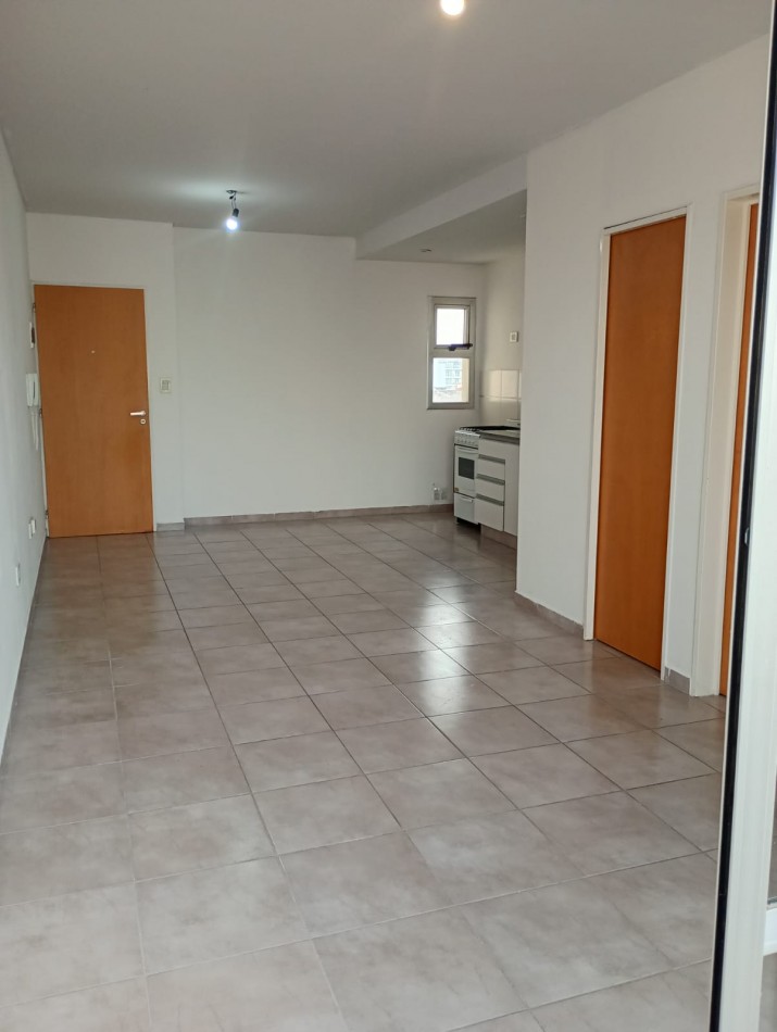 VENTA Monoambiente en Av. 13 y 64